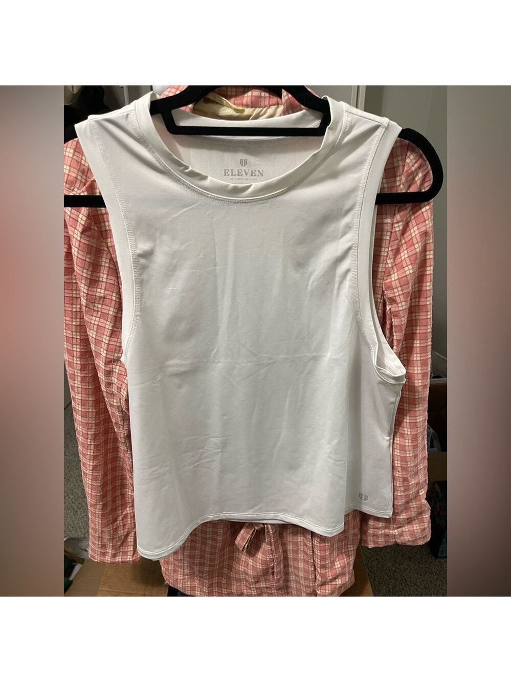 EleVen by Venus Williams Classic White Top Size M. New